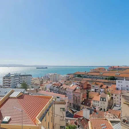 Fascinating 2 Bedroom With River View Apartman *